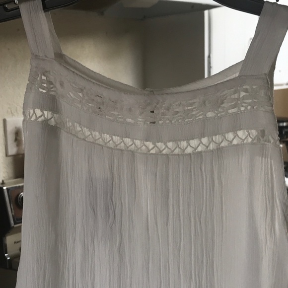 🌻Ivory White Crochet Detail Blouse🌻 - Picture 7 of 12